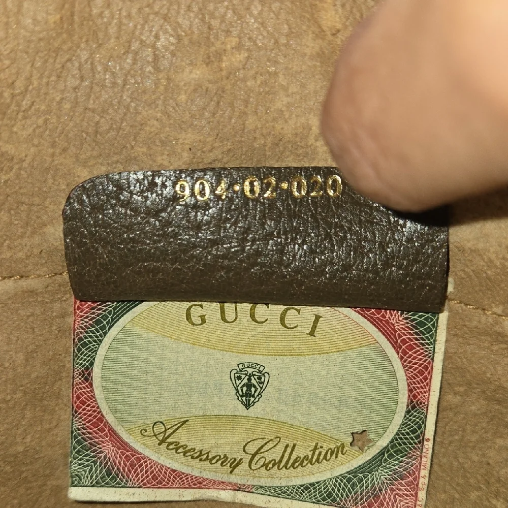 Gucci Signature Monogram Supreme Shoulder Bag in Brown and Cream - Picture 6 of 16